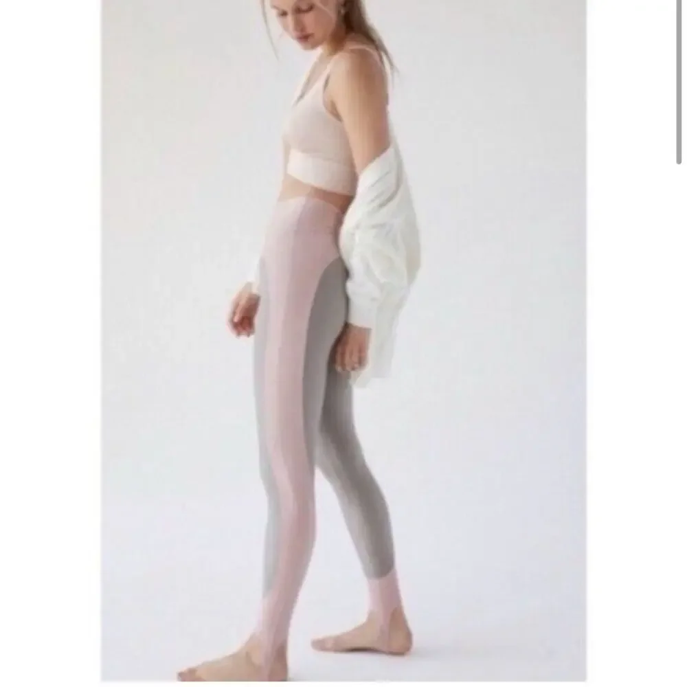 Out From Under Urban Outfitters pink and taupe stirrup leggings, size medium‎